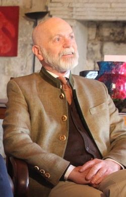 Renaud Camus et Karim Ouchikh (2019) (cropped).jpg